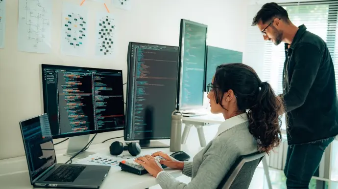 BCR Networks posee soporte integral y monitorización 24/7, nos aseguramos de que su red opere en condiciones óptimas.